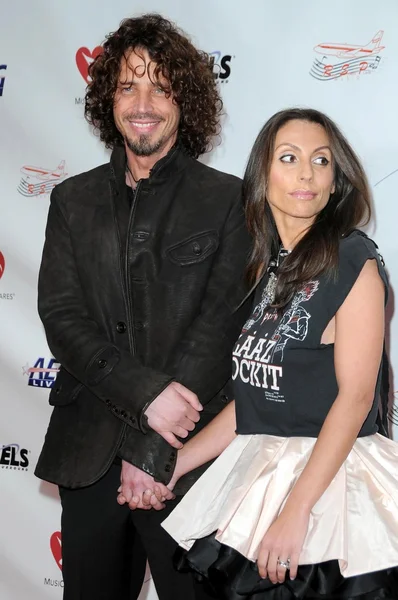 Chris Cornell and wife Vicky at the 2009 Musicares Person of the Year Gala. Los Angeles Convention Center, Los Angeles, CA. 02-06-09 — Stockfoto