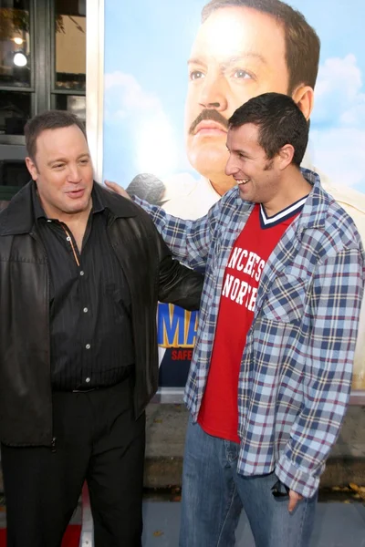 Kevin james und adam sandler — Stockfoto