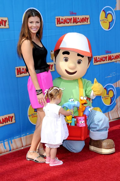 Эли Лэндри и дочь Эстела на премьере мотоцикла Handy Manny в Лос-Анджелесе. Арклист Голливуд, Голливуд, Калифорния. 09-26-09 — стоковое фото