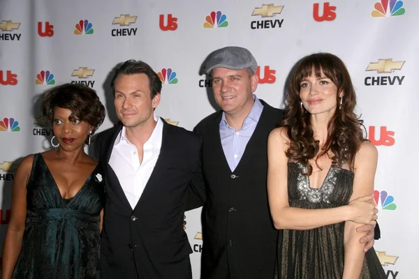 Alfre woodard und christian slater mit mike omalley und safrangrotten bei der premierparty für meinen eigenen schlimmsten feind. Handwerk, los angeles, ca. 08-04-10 — Stockfoto