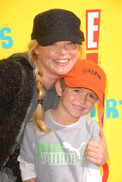 Charlotte Ross and her son — ストック写真