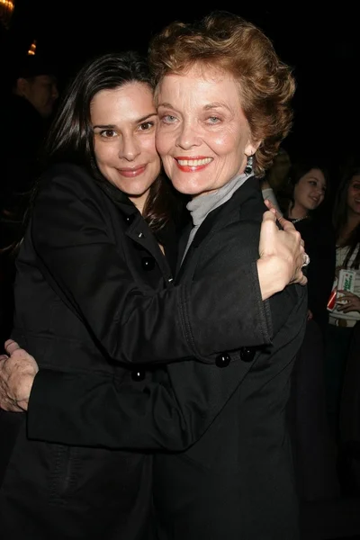 Sarah Lassez and Grace Zabriskie — Stock Photo, Image