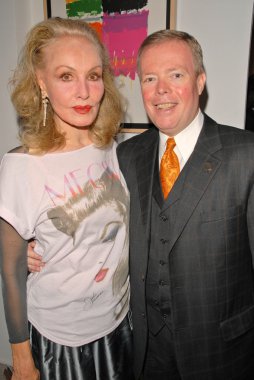 Julie Newmar ve David W. sokaklar Julie Newmar A hayat hareket,