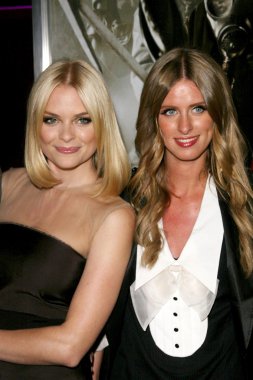Jaime king ve nicky hilton