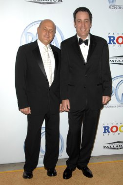 Лоуренс позначки та Девід дружній