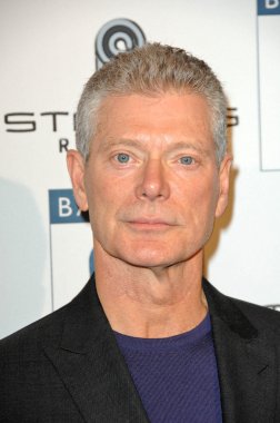 Stephen Lang