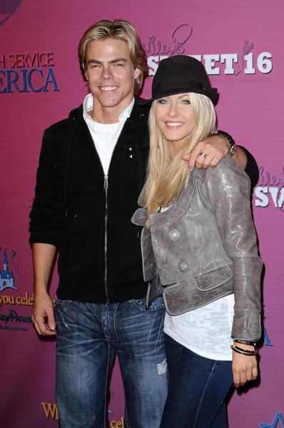 Derek Hough and Julianne Hough — Stock Photo, Image