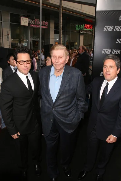 J.J. Abrams with Sumner Redstone and Brad Grey — Zdjęcie stockowe