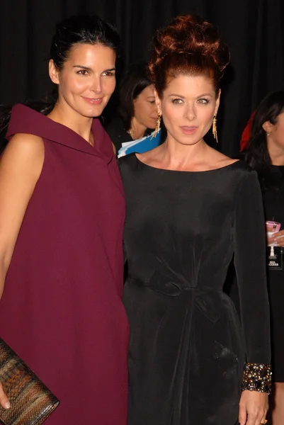 Angie Harmon, Debra Messing — Zdjęcie stockowe