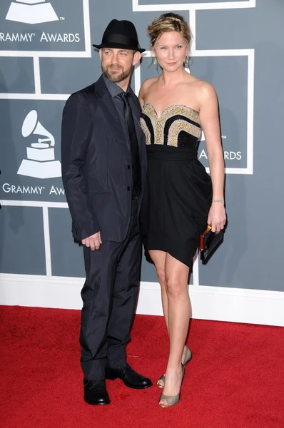 Kristian Bush and Jennifer Nettles at the 51st Annual GRAMMY Awards. Staples Center, Los Angeles, CA. 02-08-09 — Stock Photo, Image