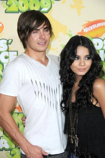 Zac Efron y Vanessa Hudgens — Foto de Stock