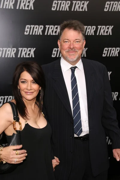 Marina Sirtis and Jonathan Frakes at the Los Angeles Premiere of 'Star Trek'. Grauman's Chinese Theatre, Hollywood, CA. 04-30-09 — Stock fotografie