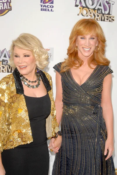Joan Rivers and Kathy Griffin at Comedy Central's Roast of Joan Rivers. CBS Studios, Los Angeles, CA. 07-26-09 — Stock Photo, Image
