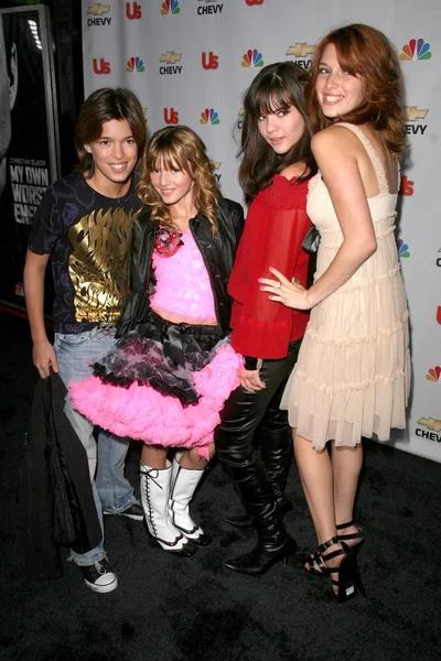 Remy Thorne i Bella Thorne z Kaili Thorne i Dani Thorne — Zdjęcie stockowe