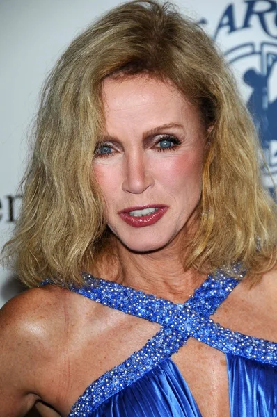 Donna Mills — Stockfoto