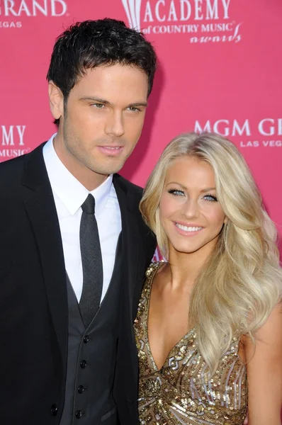 Chuck Wicks and Julianne Hough — Stock Photo, Image