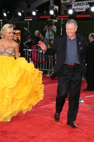 Jon voight och anya monzikova — Stockfoto