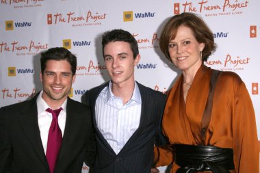 Scott bailey ile ryan kelley ve sigourney weaver