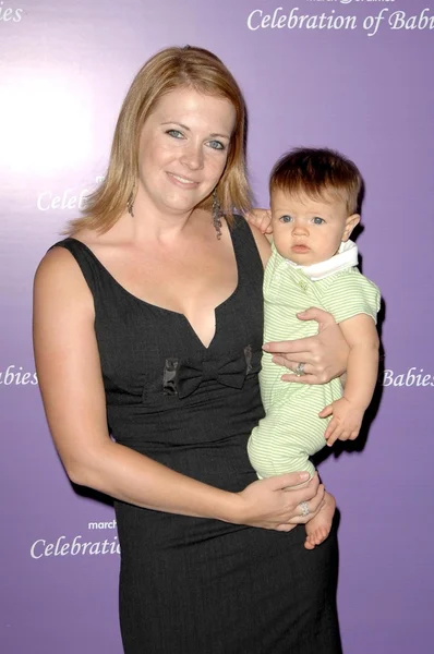 Melissa Joan Hart e filho Braydon — Fotografia de Stock