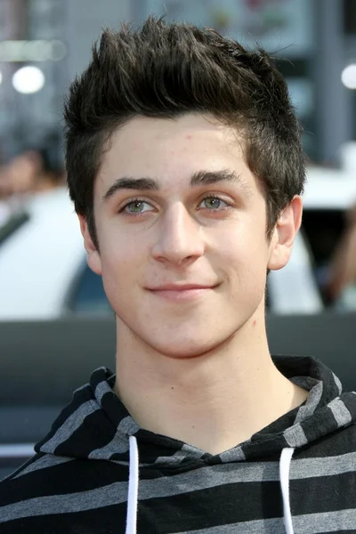 David henrie bei der Los-Engel-Premiere von "Land der Verlorenen". grauman 's Chinese Theatre, hollywood, ca. 30.05. — Stockfoto