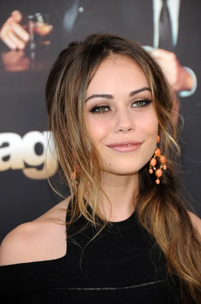 Alexis Dziena en el estreno de Los Ángeles de la sexta temporada de Entourage. Paramount Theater, Hollywood, CA. 07-09-09 — Foto de Stock