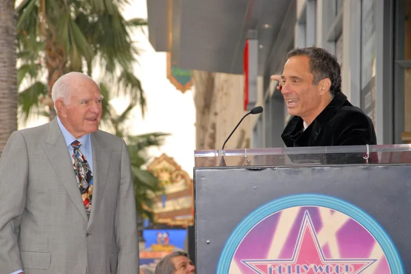 Judge Joseph A. Wapner and Harvey Levin at the induction ceremony of Judge Joseph A.Wapner into the Hollywood Walk of Fame, Hollywood, CA. 11-12-09 — Stock Photo, Image