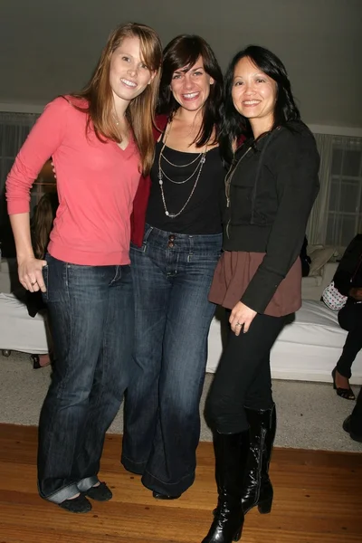 Hailey Agnew con Cassie Cherney y Grace Shen — Foto de Stock