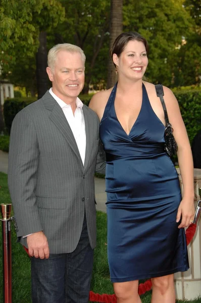 Neal mcdonough und ehefrau ruve — Stockfoto