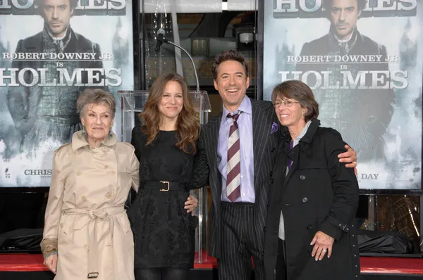 Robert Downey Jr., Elsie Downey and Susan Levin — Stock Photo, Image