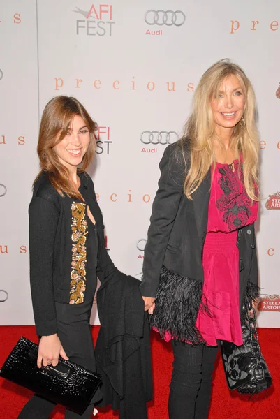 Haether Thomas and daughter at the AFI Fest Premiere of 'Precious,' Chinese Theater, Hollywood, CA. 11-01-09 — Stock Photo, Image