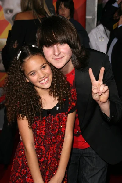 Madison Pettis and Mitchel Musso — Stok fotoğraf