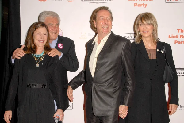 Lauren Shuler Donner y Richard Donner con Eric Idle y Tania Kosevich en la Lint Roller Party 2009. Hollywood Palladium, Hollywood, CA. 10-03-09 —  Fotos de Stock