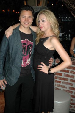 Alex Ürdün ve jennifer leeser jennifer leeser doğum günü partisinde. Medusa lounge, los angeles, ca. 08-09-25