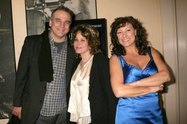 Stephen eckelberry karen siyah ve mimi lesseos