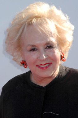 Doris Roberts