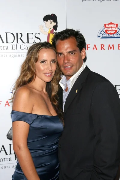 Angelica Castro, Cristian De La Fuente — Photo