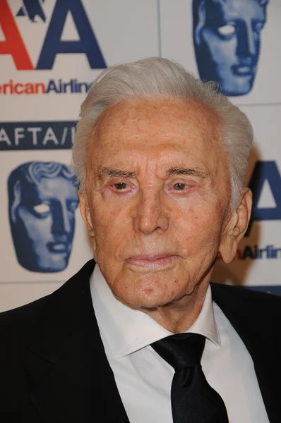 Kirk Douglas en el 18º Annual BAFTA / LA Britannia Awards, Hyatt Regency Century Plaza Hotel, Century City, CA. 11-05-09 — Foto de Stock