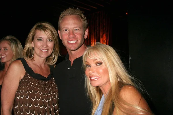 Wendy Burch with Ian Ziering and Gloria Kisel — Stock Photo, Image
