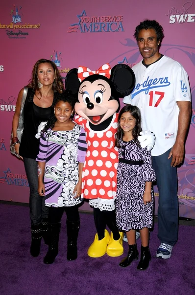 Vanessa Williams with Rick Fox and family — Stock Photo, Image