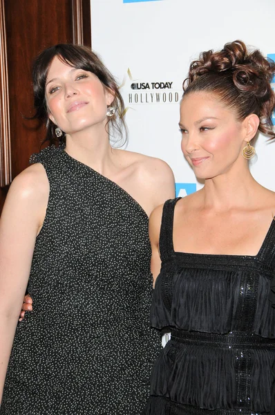 Mandy moore ve ashley judd — Stok fotoğraf