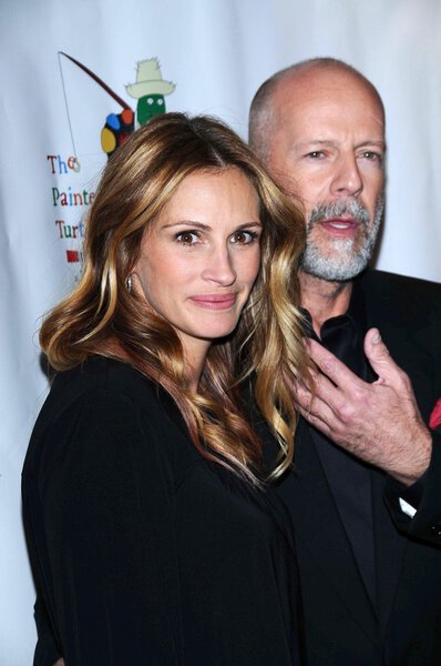 Julia Roberts and Bruce Willis