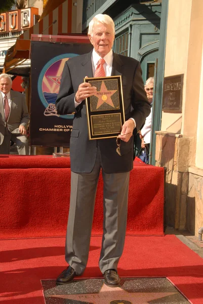 Peter Graves en la ceremonia de inducción del Paseo de la Fama de Hollywood para Peter Graves, Hollywood, CA. 10-30-09 —  Fotos de Stock