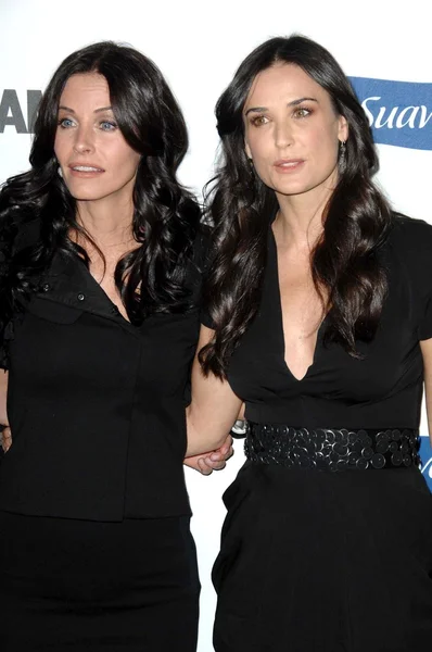 Courteney Cox and Demi Moore at the 2008 Glamour Reel Moments Gala. Directors Guild of America, Los Angeles, CA. 10-14-08 — Φωτογραφία Αρχείου