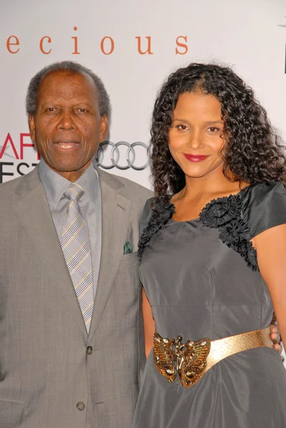 Sidney Poitier e la figlia Sydney Poitier — Foto Stock