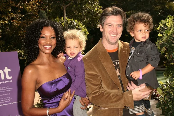 Garcelle beauvais-nilon, make mike nilon och söner jax och jaid mars dimes firande av barn, fyra säsonger Hotell, los angeles, ca. 11-07-09 — Stockfoto