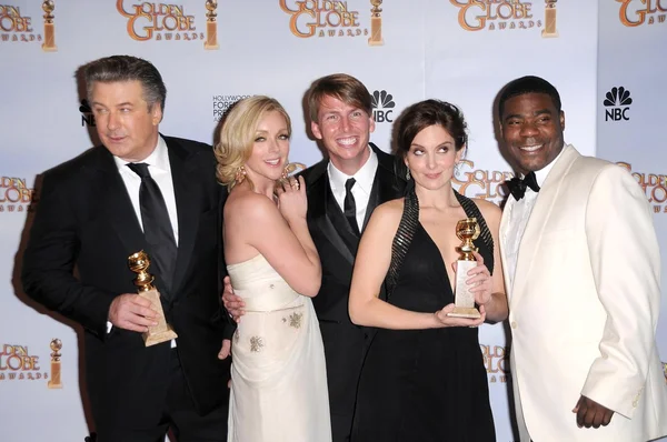 66 yıllık Altın Küre Ödülleri'nde basın odası '30 Rock' döküm. Beverly hilton hotel, beverly hills, ca. 01-11-09 — Stok fotoğraf