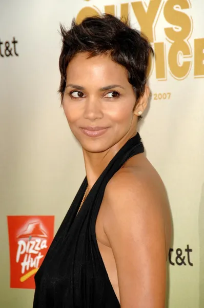 Halle berry — Zdjęcie stockowe