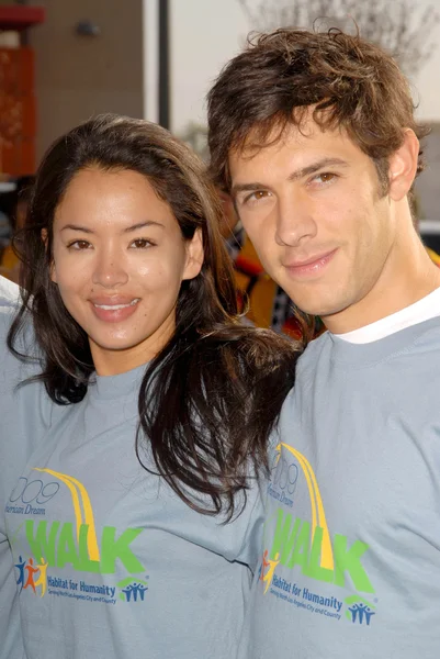 Stephanie Jacobsen and Michael Rady — Stock Photo, Image