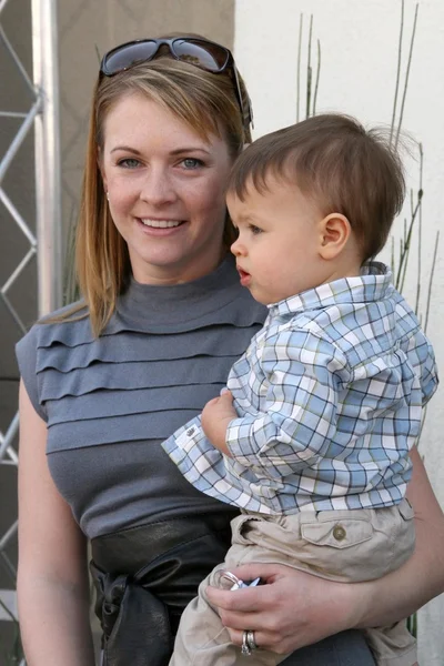 Melissa Joan Hart and her son at the 7th Annual Stuart House Benefit. John Varvatos Boutique, Beverly Hills, CA. 03-08-09 — Stock Photo, Image