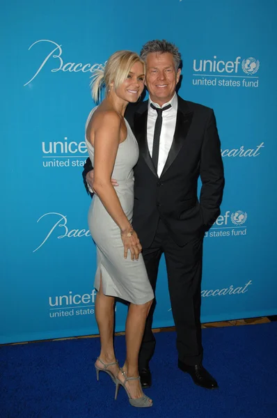 David Foster and Yolanda Hadid at the 2009 UNICEF Ball Honoring Jerry Weintraub, Beverly Wilshire Hotel, Beverly Hills, CA. 12-10-09 — Stock Photo, Image